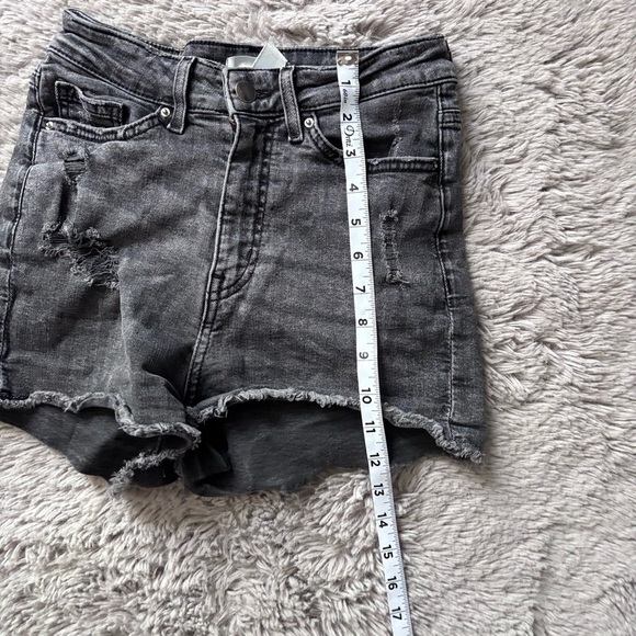 H&M faded black jean shorts size 2 - Picture 10 of 12